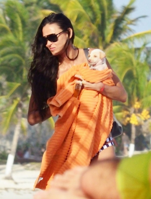 Деми Мур 50 насандаа ч галбираараа гайхуулсаар байна